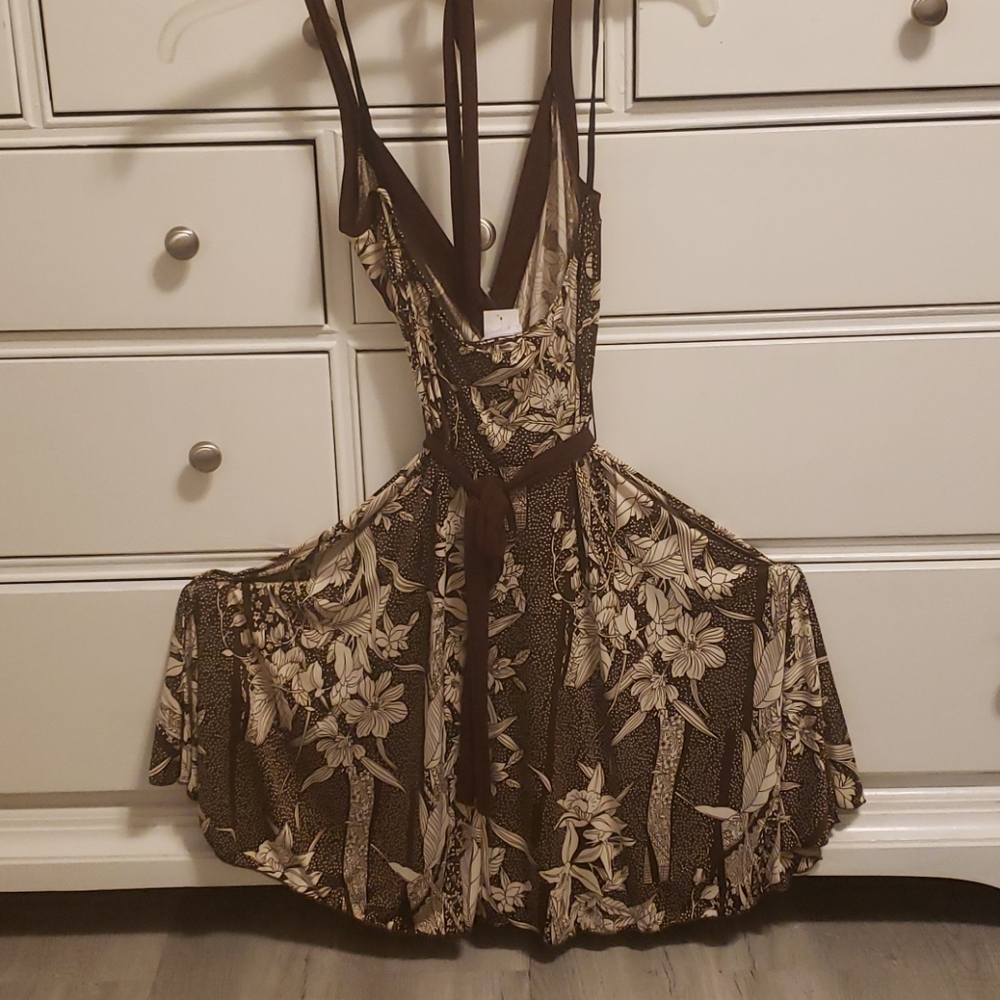 DRESS - Picture 3 of 6